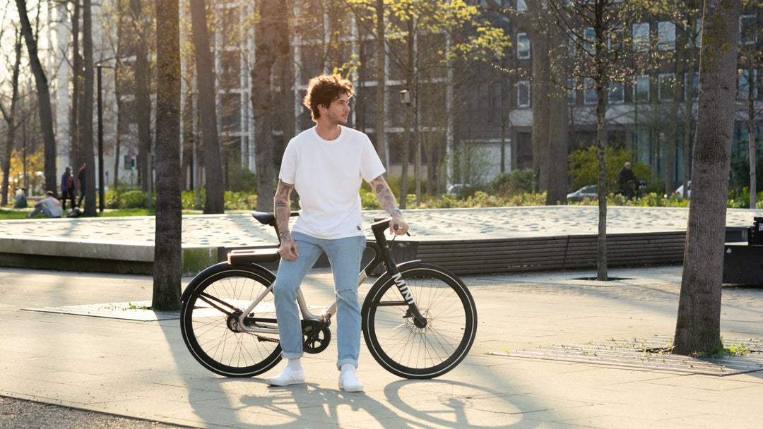 <center>Matthias Dandois<br>x<br>MINI E-Bike 1</center>